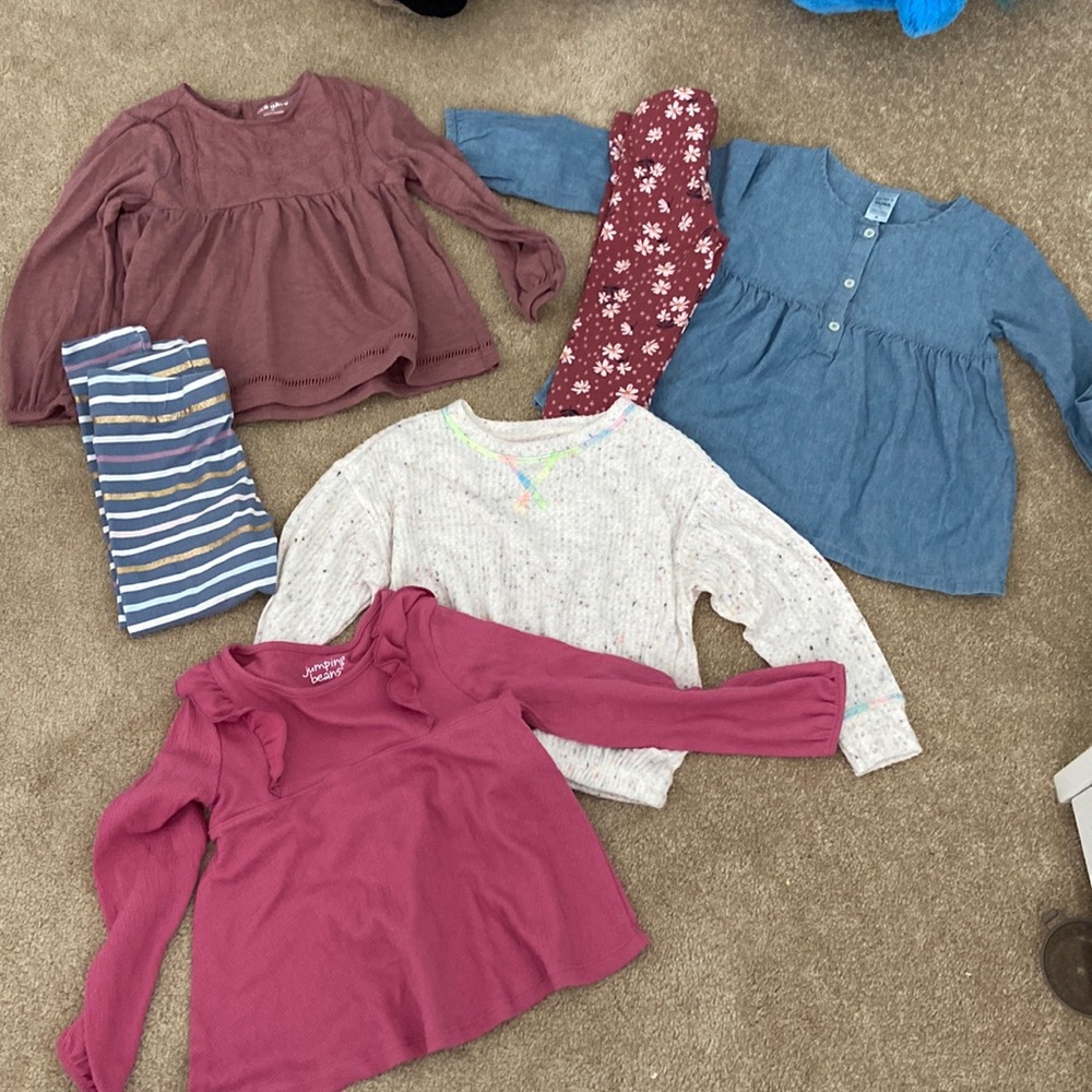 Lot of 4t girls clothes - old navy, carters and jumping bean